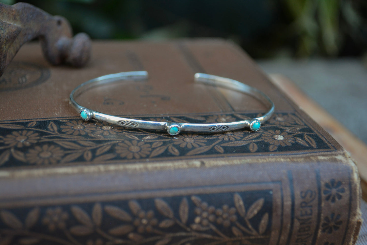 Dainty 3 Stone Cuff