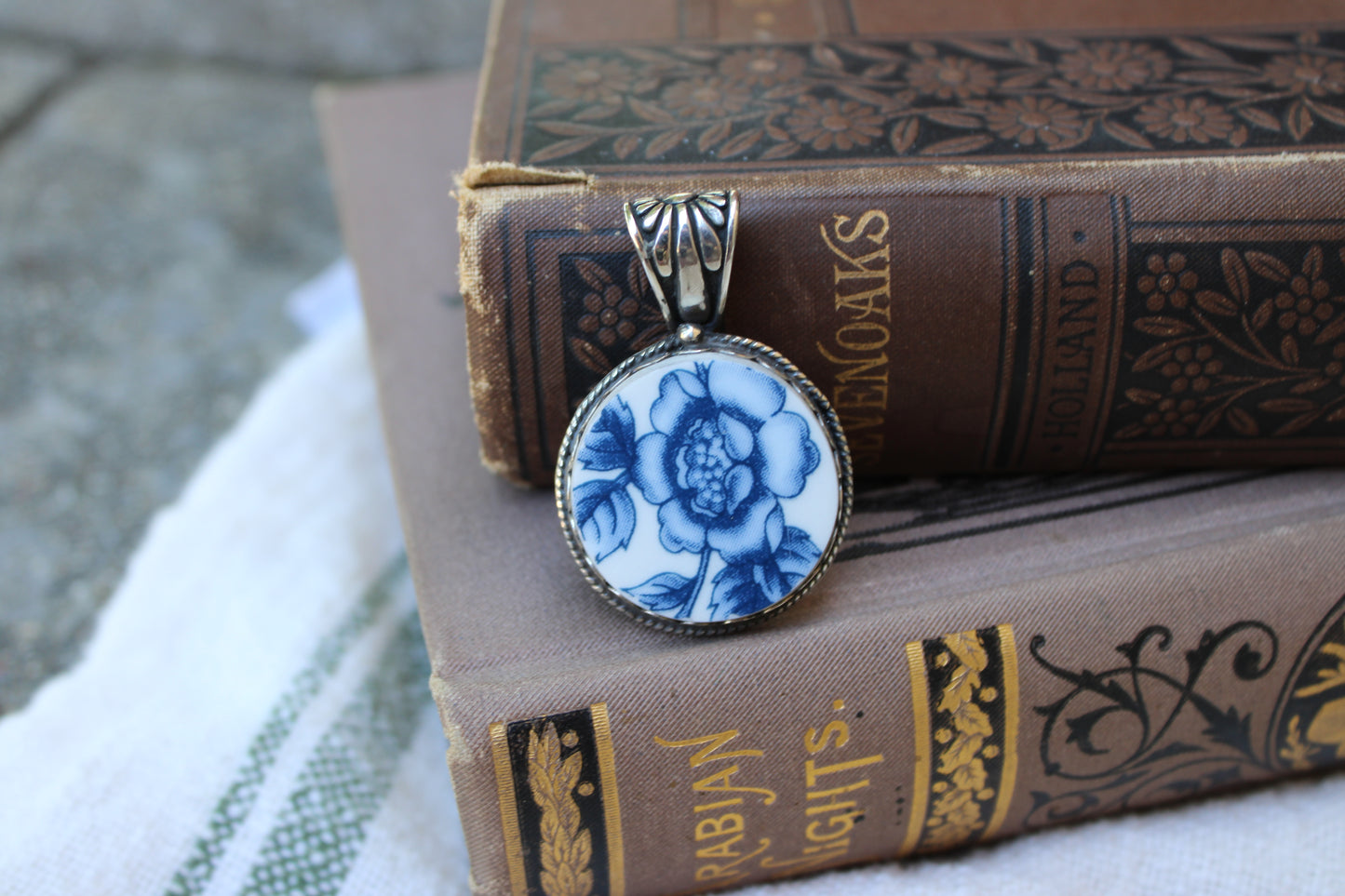 Flower Pendant