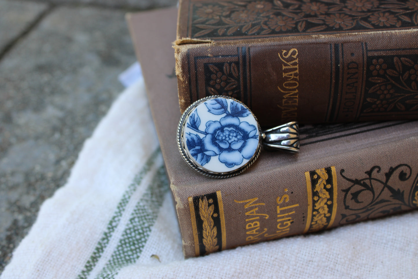Flower Pendant